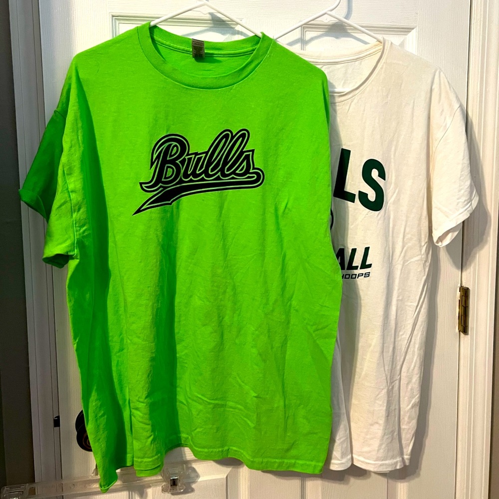 Bundle of 2 USF Bulls University South Florida T shirts Men’s XL BASKETBALL